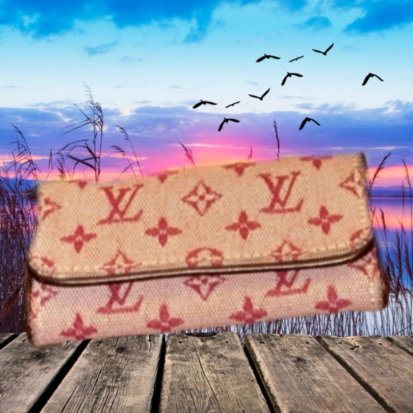 LV Cherry Monogram Mini Lin Key Holder - Picture 2 of 11